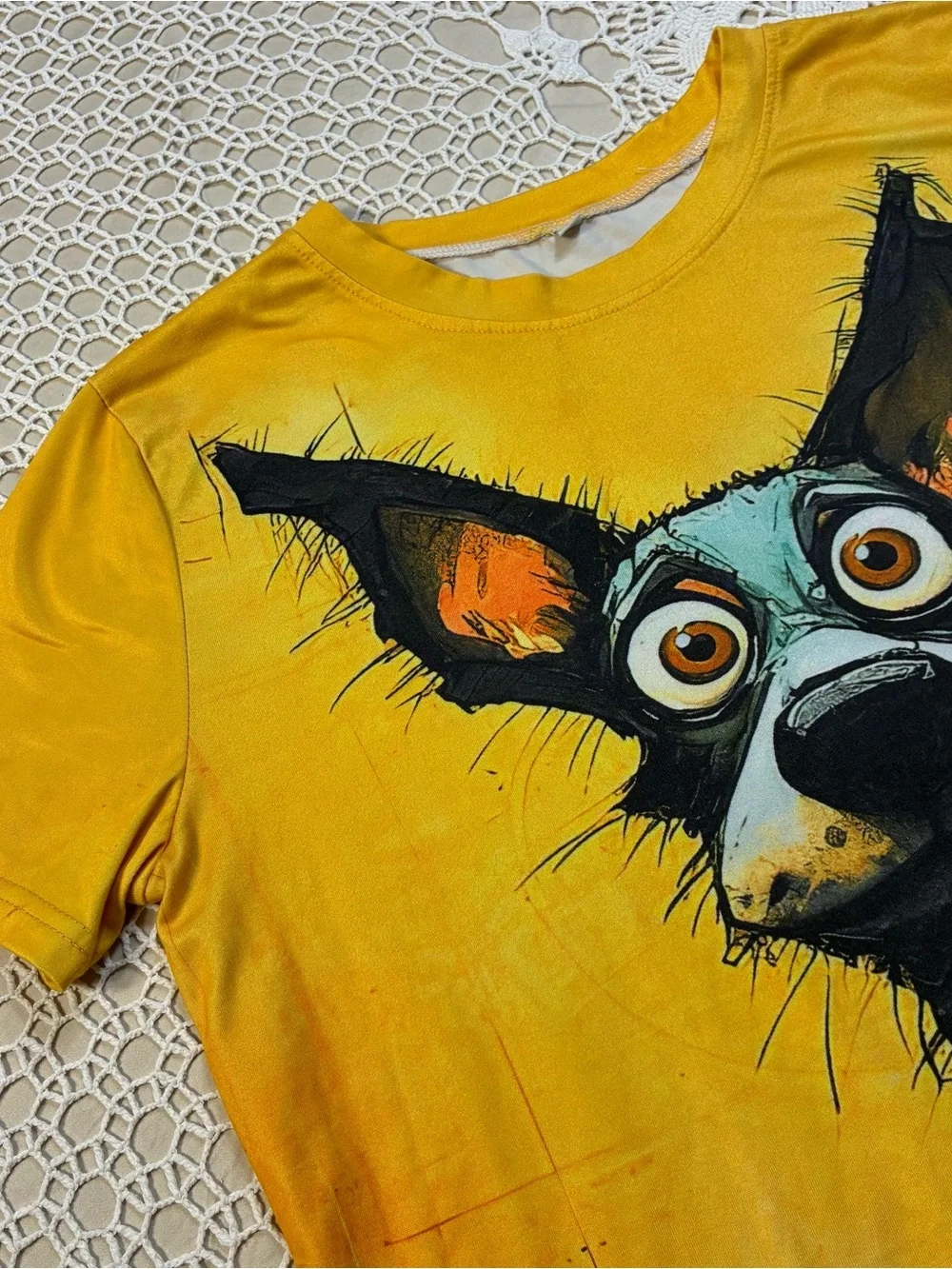 Whimsical Silly Dog Tee Shirt Top sz S Yellow Short Sleeve Round Neck Polyester